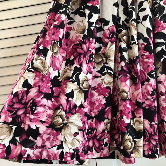 White House Black Market Floral Dress Size 00 - Picture 3 of 6